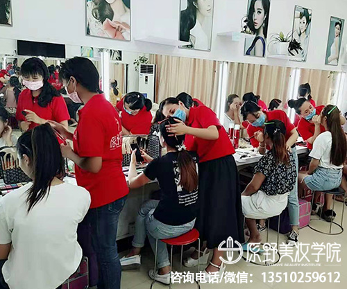 深圳怎么選擇正規的化妝學校