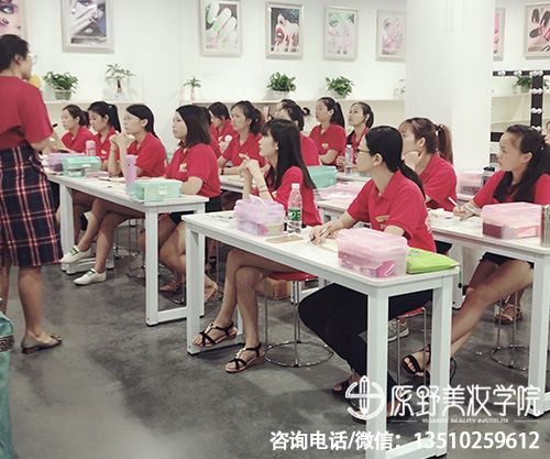 深圳專業(yè)美甲學校需要多少費用口碑怎么樣？