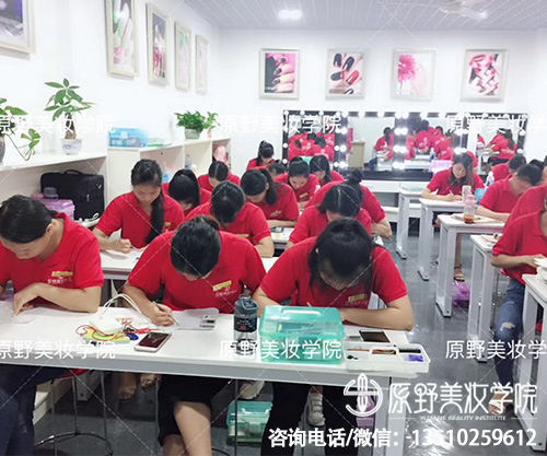 深圳美睫紋繡培訓學校哪家靠譜，深圳短期紋繡學校哪家口碑好