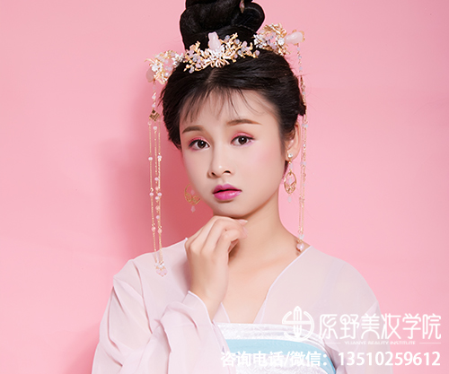 深圳化妝紋繡培訓學校要學多久，深圳美甲紋繡培訓學校哪家口碑好